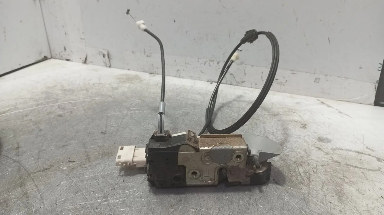Foto de CERRADURA PUERTA DELANTERA IZQUIERDA CITROEN C4 COUPE 1.4 16V (88 CV / 65 KW) referencia 9647173980