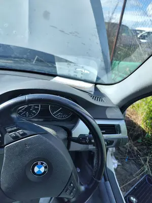 Foto de SALPICADERO BMW SERIE 3 BERLINA (E90) 2.0 Turbodiesel CAT (143 CV / 105 KW) referencia 51457077817 foto 2