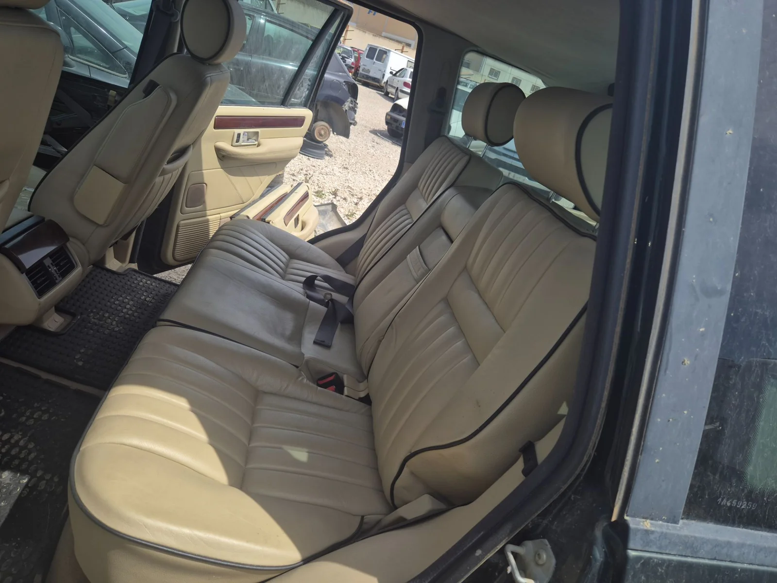 Foto de ENGANCHE CINTURON TRASERO IZQUIERDO LAND ROVER RANGE ROVER (LP) 4.6 CAT (218 CV / 160 KW)