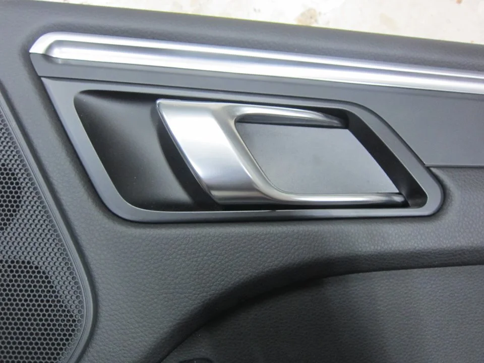 Foto de MANETA INTERIOR TRASERA DERECHA PORSCHE MACAN (95BA) referencia 95B837020