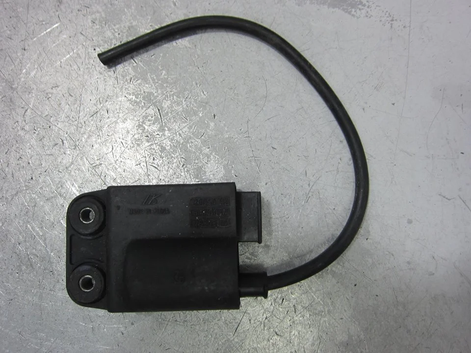 Foto de BOBINA ENCENDIDO PIAGGIO (VESPA) (VESPA) ZIP SP '0 ZIP SP referencia 641452