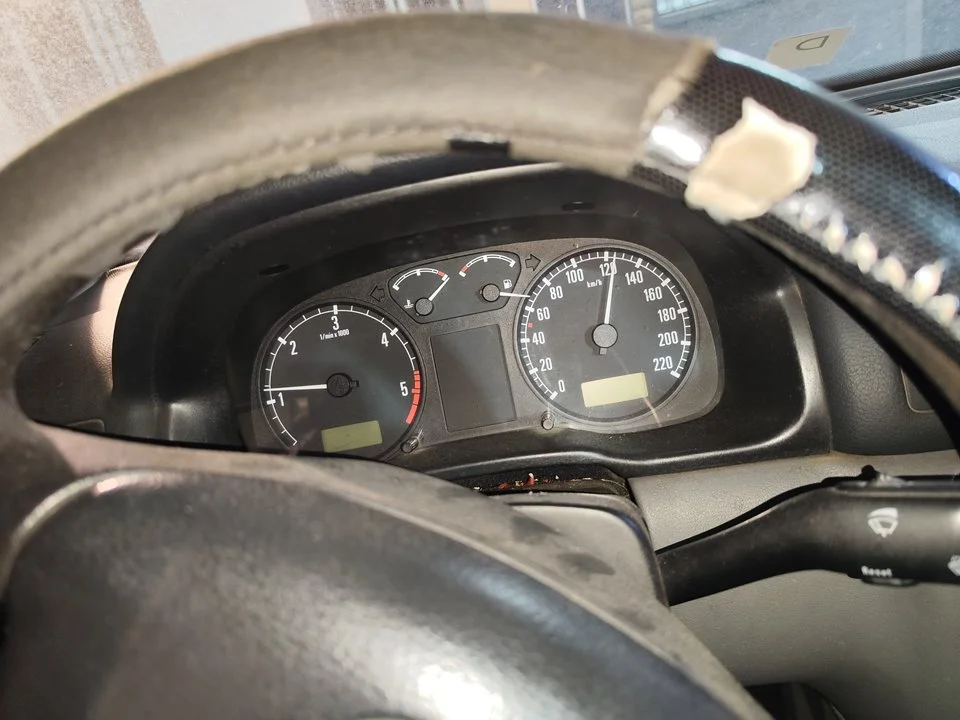 Foto de CUADRO INSTRUMENTOS SKODA OCTAVIA BERLINA (1U2) 1.9 TDI (90 CV / 66 KW) referencia 1U0920811J