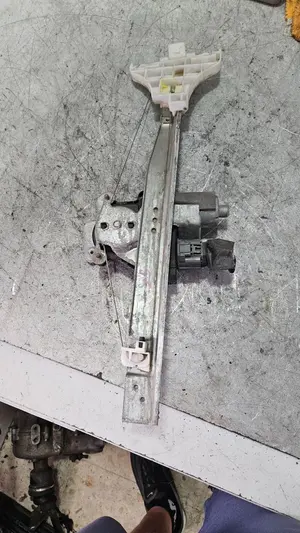 Foto de ELEVALUNAS TRASERO DERECHO FORD MONDEO TURNIER (GE) 2.0 TDCi CAT (131 CV / 96 KW)