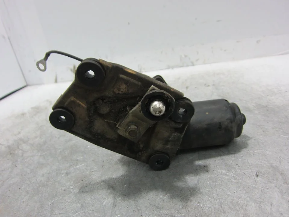 Foto de MOTOR LIMPIA DELANTERO SUZUKI IGNIS RM (MH) 1.3 DDiS Diesel CAT (69 CV / 51 KW) referencia 3810180G01000