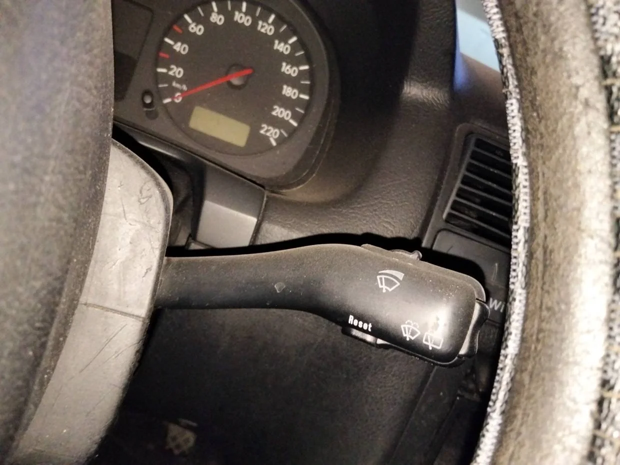 Foto de MANDO LIMPIA VOLKSWAGEN GOLF IV BERLINA (1J1)(10.1997)