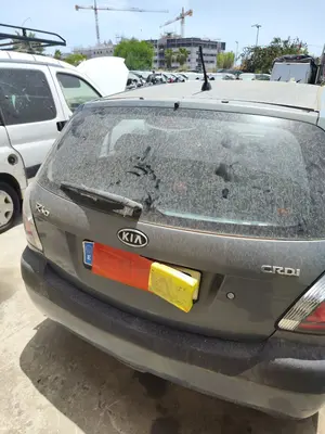 Foto de PORTON TRASERO KIA RIO (JB) 1.5 CRDi (110 CV / 81 KW) referencia 737001G320