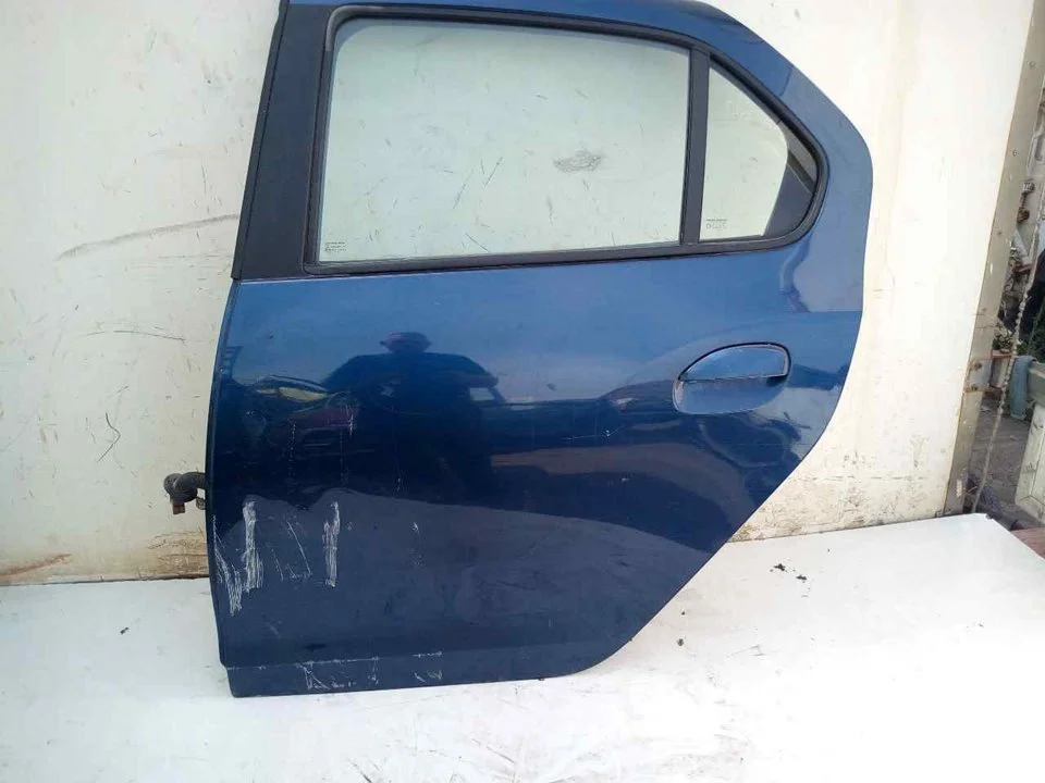 Foto de PUERTA TRASERA IZQUIERDA DACIA LOGAN II 1.5 dCi Diesel FAP CAT (90 CV / 66 KW) referencia 821012282R
