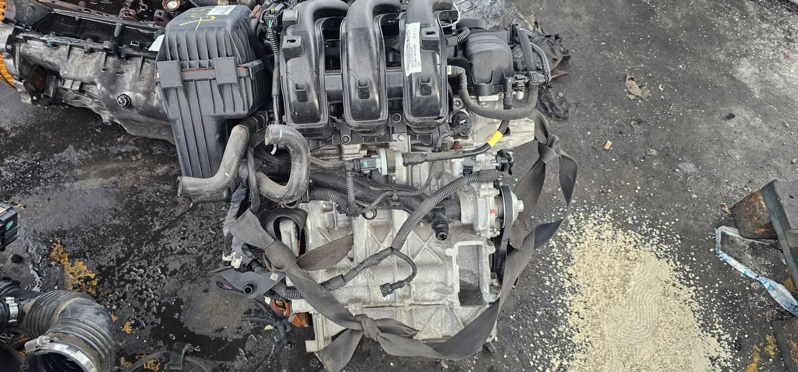 Foto de MOTOR COMPLETO PEUGEOT 208 1.2 12V e-VTi / PureTech (81 CV / 60 KW) referencia HMR