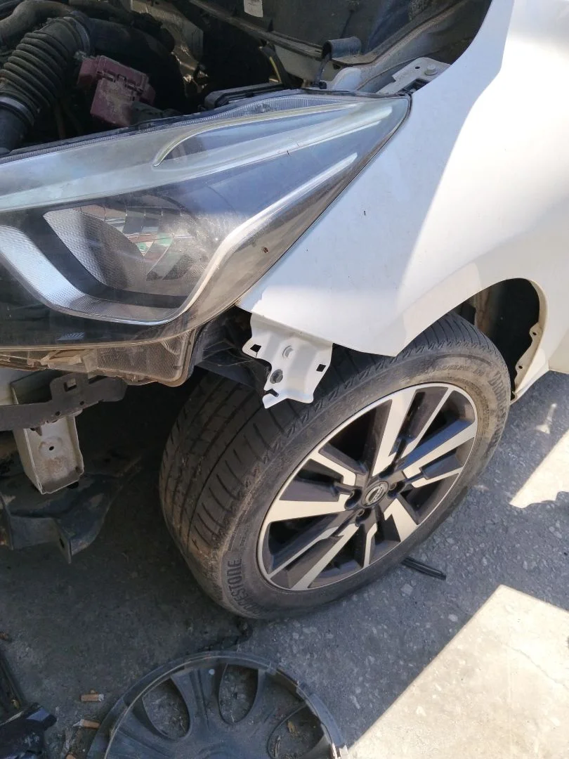 Foto de FARO IZQUIERDO NISSAN MICRA (K14) 1.0 12V CAT (71 CV / 52 KW) referencia 260605FA0B