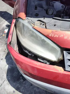 Foto de FARO DERECHO RENAULT MEGANE II BERLINA 3P 1.9 dCi Diesel (120 CV / 88 KW) referencia 260108053R