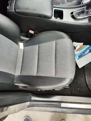 Foto de ASIENTO DELANTERO DERECHO MERCEDES-BENZ CLASE C (BM 203) BERLINA 3.0 CDI CAT (224 CV / 165 KW)