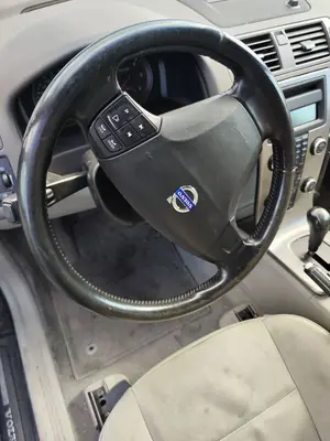 Foto de VOLANTE VOLVO V50 FAMILIAR 2.0 Diesel CAT (136 CV / 100 KW) referencia 8687459