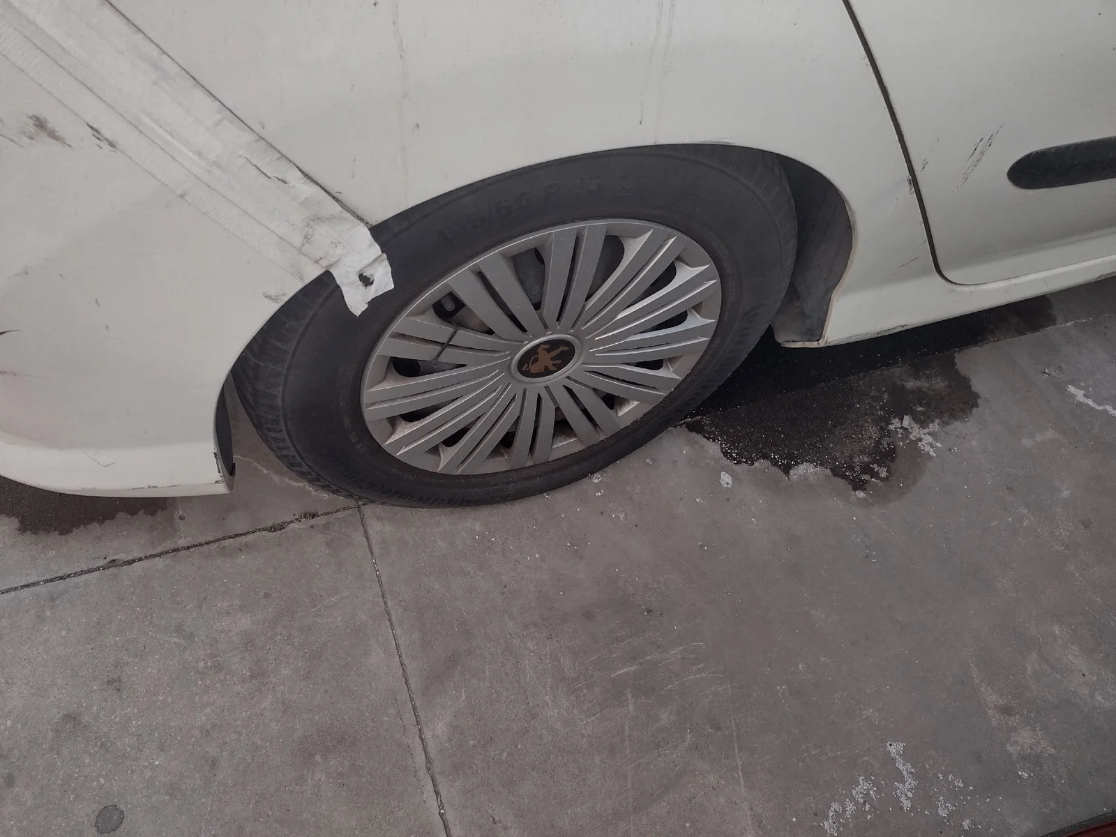 Foto de PINZA DE FRENO TRASERA DERECHA PEUGEOT 308 1.6 16V HDi FAP (92 CV / 68 KW) referencia 4401N7