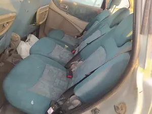 Foto de ASIENTO TRASERO MEDIO NISSAN ALMERA TINO (V10M) 2.2 dCi Diesel CAT (112 CV / 82 KW)