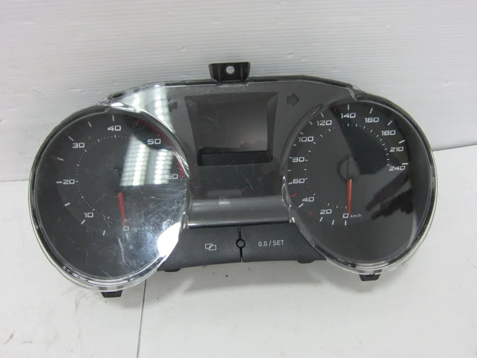 Foto de CUADRO INSTRUMENTOS SEAT IBIZA BERLINA (6J5) 1.6 TDI (105 CV / 77 KW) referencia 6J0920801A