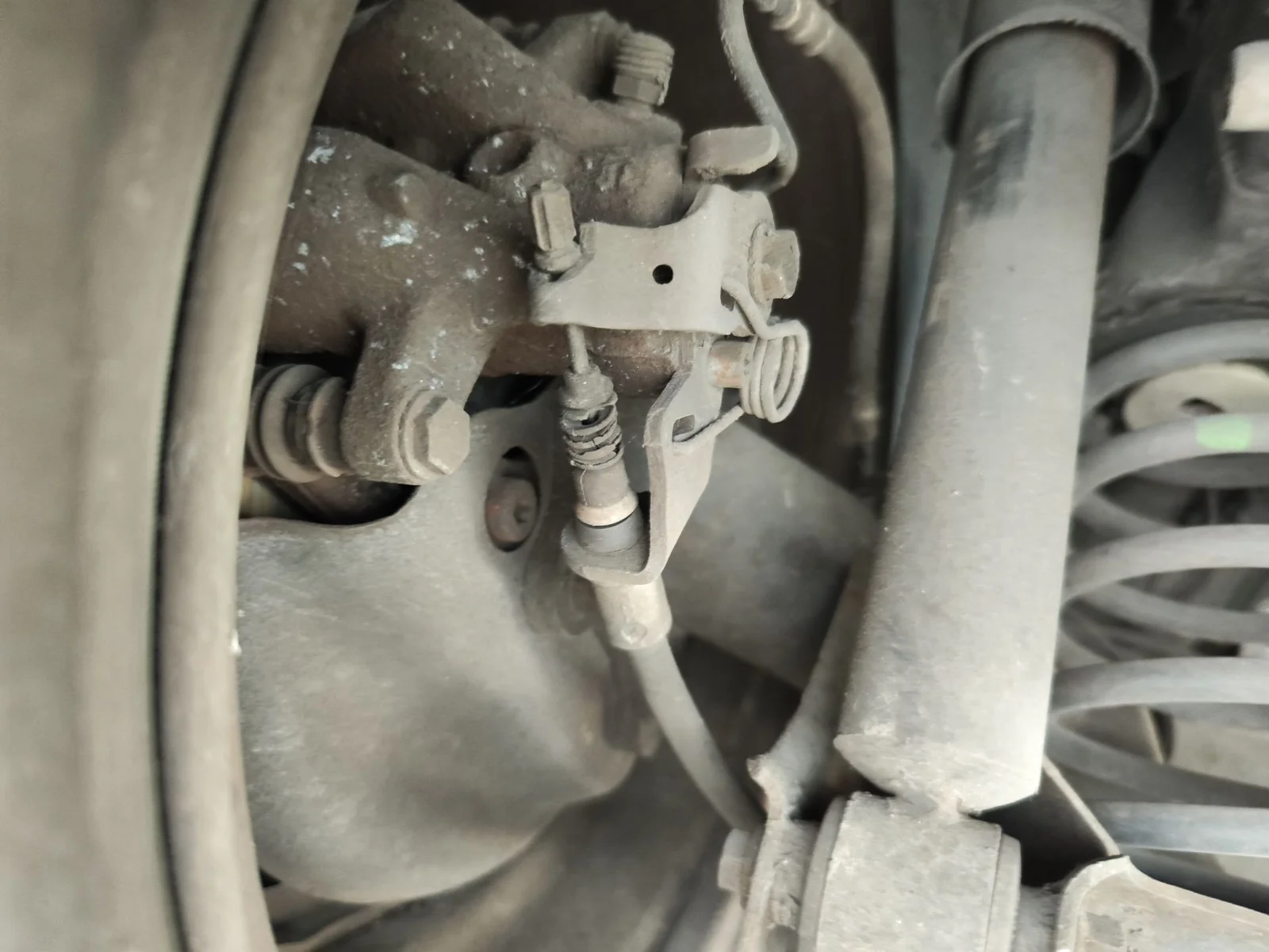 Foto de PINZA DE FRENO TRASERA IZQUIERDA PEUGEOT 308 1.6 16V (120 CV / 88 KW) referencia 4401N6