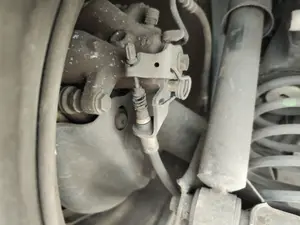 Foto de PINZA DE FRENO TRASERA IZQUIERDA PEUGEOT 308 1.6 16V (120 CV / 88 KW) referencia 4401N6