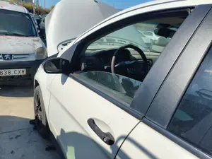 Foto de LUNA DELANTERA IZQUIERDA MERCEDES-BENZ CLASE B (BM 245) 2.0 CDI CAT (109 CV / 80 KW) referencia A1697250100