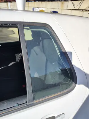 Foto de LUNA CUSTODIA TRASERA IZQUIERDA VOLKSWAGEN GOLF IV BERLINA (1J1)(10.1997) 2.0  (116 CV / 85 KW)