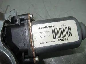 Foto de ELEVALUNAS DELANTERO IZQUIERDO NISSAN ALMERA (N16/E) 1.8 16V CAT (116 CV / 85 KW) referencia 400601 foto 3