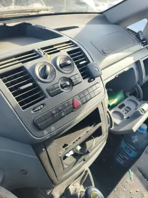 Foto de MANDO CALEFACCION / AIRE ACONDICIONADO MERCEDES-BENZ VITO MIXTO (639) 2.1 CDI CAT (109 CV / 80 KW)