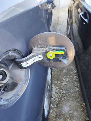 Foto de TAPA EXTERIOR COMBUSTIBLE FORD C-MAX (CB7) 1.6 TDCi CAT (116 CV / 85 KW) foto 2