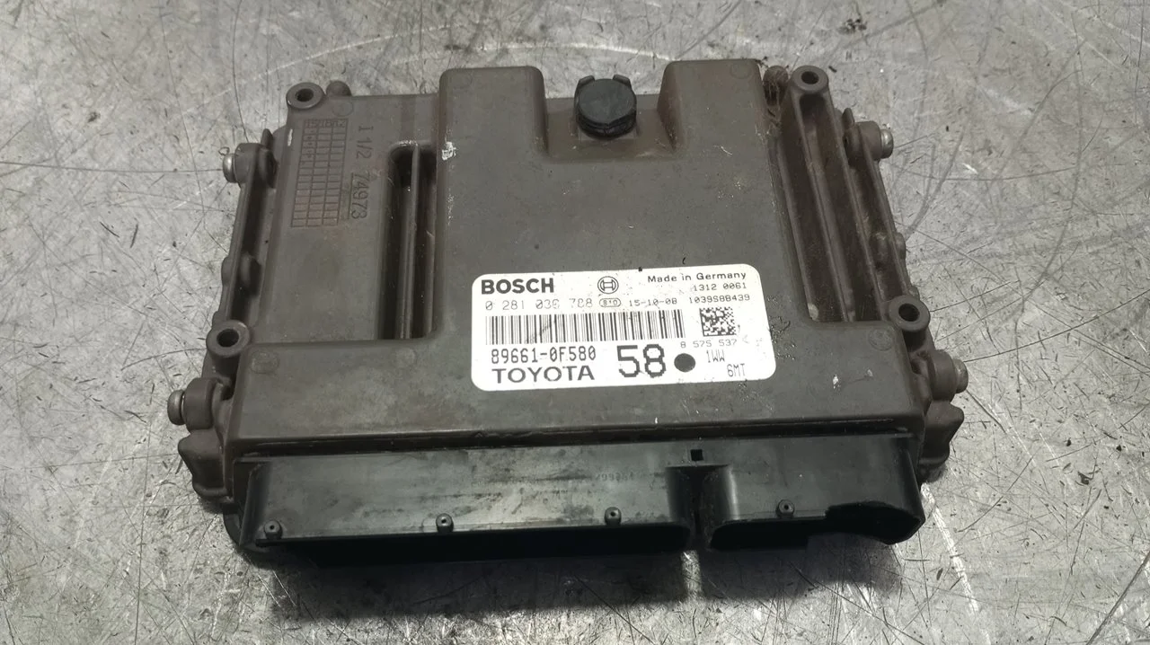 Foto de CENTRALITA MOTOR UCE TOYOTA VERSO (AUR2/ZGR2) 1.6 D-4D CAT (112 CV / 82 KW) referencia 896610F580