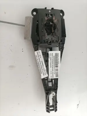 Foto de MANETA EXTERIOR DELANTERA IZQUIERDA OPEL CORSA E referencia 13346228 foto 3