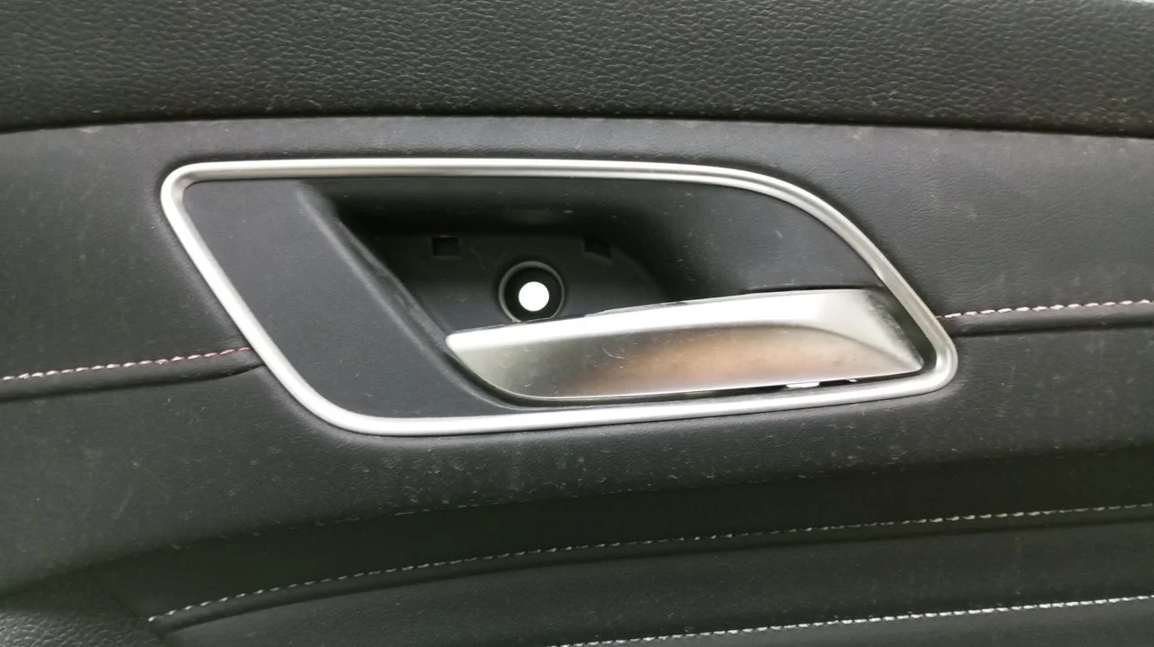 Foto de MANETA INTERIOR DELANTERA DERECHA MG HS 1.5 Turbo (161 CV / 119 KW) referencia 10530913