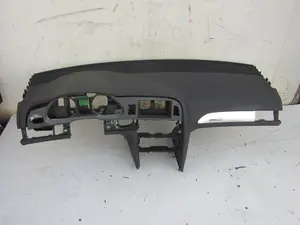 Foto de SALPICADERO AUDI A6 BERLINA (4F2) 4.2 V8 40V (335 CV / 246 KW) referencia 4F0857067A