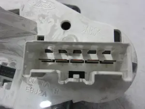 Foto de MANDO CALEFACCION / AIRE ACONDICIONADO FORD FIESTA (CNN) 1.5 TDCi CAT (75 CV / 55 KW) referencia 8A6148549 foto 4
