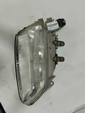 Foto de FARO DERECHO RENAULT ESPACE /GRAND ESPACE (JE0) 2.0 Ltr. - 83.5 kW CAT (114 CV / 84 KW) referencia 0492705 foto 9