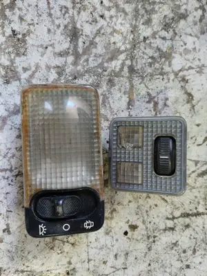 Foto de LUZ INTERIOR CITROEN XSARA BERLINA referencia 9607449080