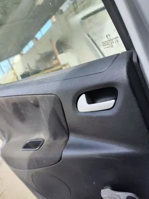 Foto de MANETA INTERIOR TRASERA IZQUIERDA PEUGEOT 207 1.6 16V HDi (90 CV / 66 KW) referencia 9143L9
