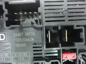 Foto de CAJA RELES / FUSIBLES NISSAN MICRA (K14) 0.9 CAT (90 CV / 66 KW) referencia 7335203AP8 foto 9