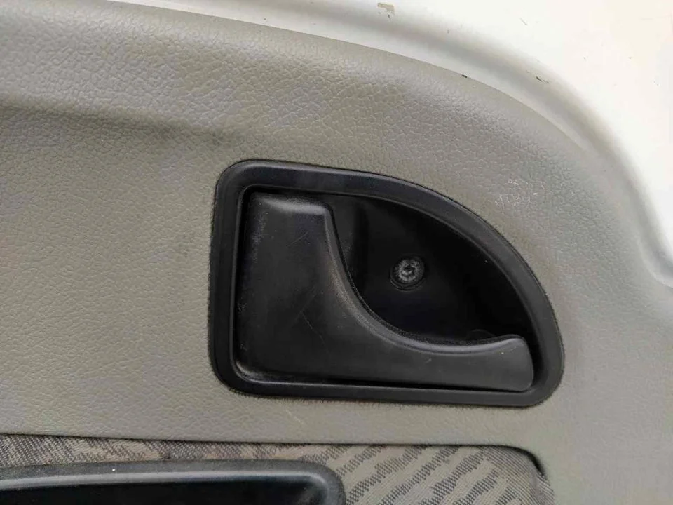 Foto de MANETA INTERIOR DELANTERA IZQUIERDA RENAULT KANGOO I (F/KC0) 1.5 dCi Diesel (65 CV / 48 KW)