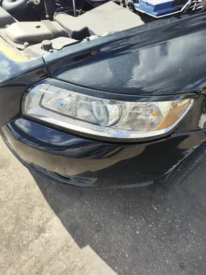 Foto de FARO IZQUIERDO VOLVO V50 FAMILIAR 2.0 Diesel CAT (136 CV / 100 KW) referencia 32206144 foto 2