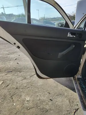 Foto de GUARNECIDO PUERTA TRASERA IZQUIERDA VOLKSWAGEN GOLF IV BERLINA (1J1)(10.1997) 2.0  (116 CV / 85 KW)