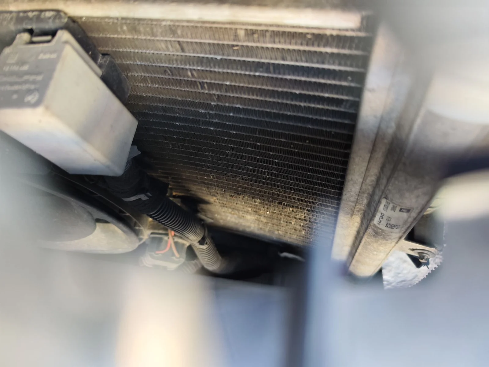 Foto de CONDENSADOR / RADIADOR AIRE ACONDICIONADO OPEL ASTRA H TWIN TOP 1.9 16V CDTI CAT (Z 19 DTH / LRD) (150 CV / 110 KW)