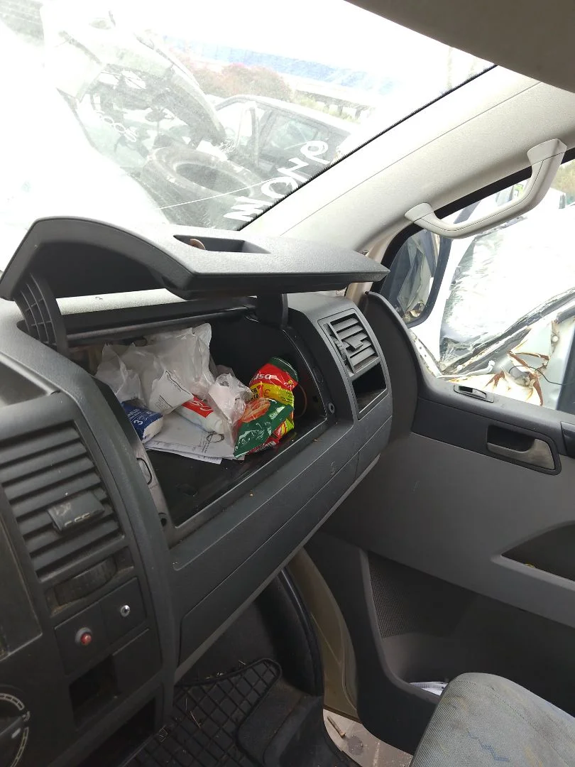 Foto de GUANTERA VOLKSWAGEN T5 TRANSPORTER FURGÓN/COMBI (7H) 1.9 TDI CAT (AXB) (105 CV / 77 KW)