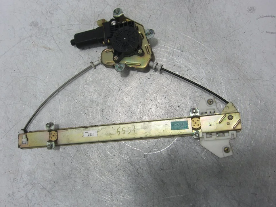 Foto de ELEVALUNAS DELANTERO DERECHO HYUNDAI ATOS (EM) 1.1 12V CAT (63 CV / 46 KW) referencia 8240205520
