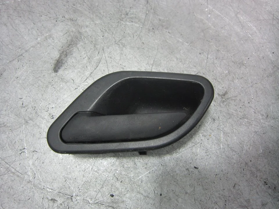 Foto de MANETA INTERIOR DELANTERA IZQUIERDA BMW SERIE 3 COMPACTO (E46) M47N204D4 referencia 7002019