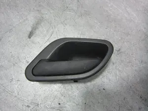 Foto de MANETA INTERIOR DELANTERA IZQUIERDA BMW SERIE 3 COMPACTO (E46) M47N204D4 referencia 7002019