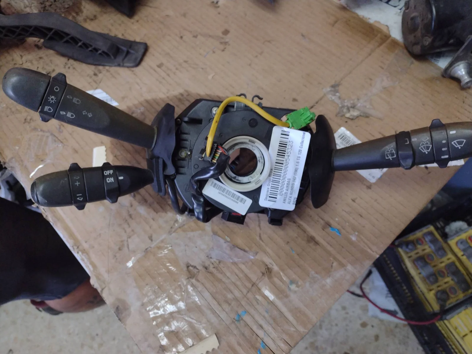 Foto de MANDO MULTIFUNCION ALFA ROMEO 147 (190) referencia 08301450460