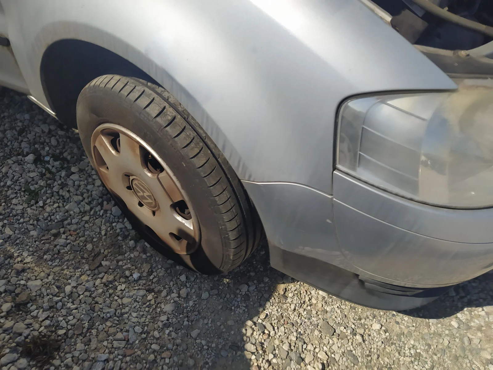 Foto de BRAZO SUSPENSION DELANTERO DERECHO VOLKSWAGEN FOX (5Z1)(04.2005) 1.4 (75 CV / 55 KW)