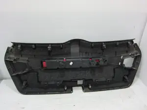 Foto de GUARNECIDO PORTON TRASERO AUDI A3 SEDÁN (8VM) 2.0 16V TDI (150 CV / 110 KW) referencia 8V4867979E foto 2