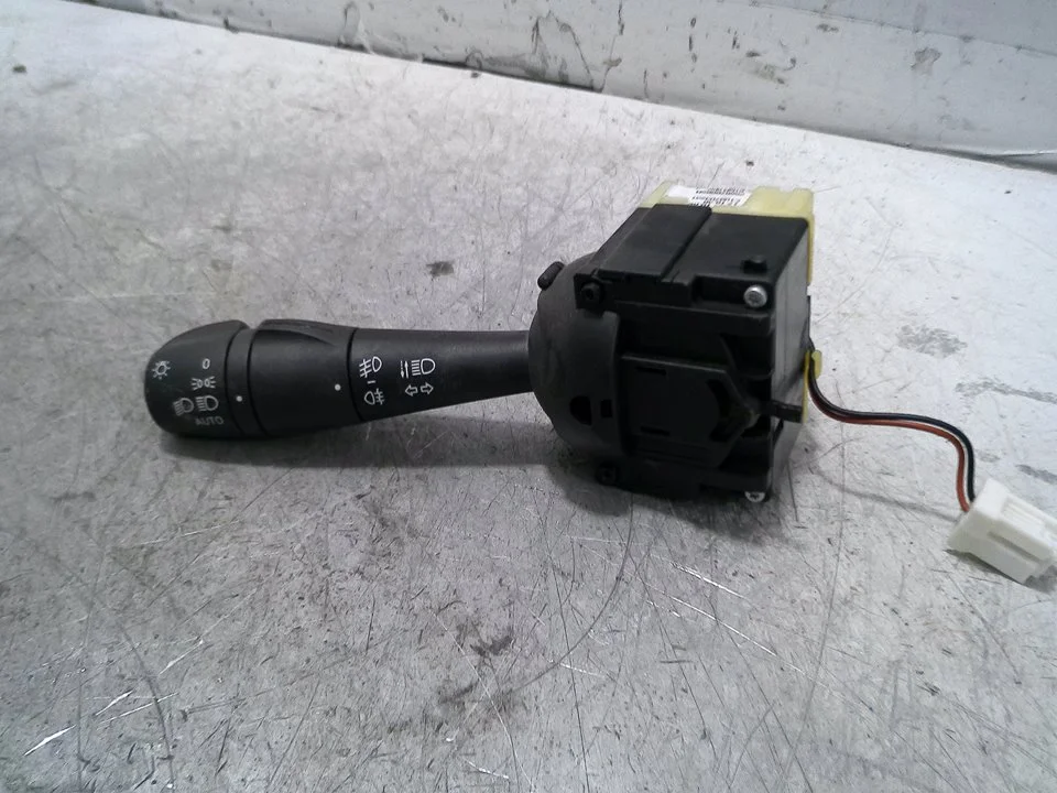 Foto de MANDO INTERMITENTES RENAULT CLIO IV GRANDTOUR 0.9 Energy (90 CV / 66 KW) referencia 255676085R