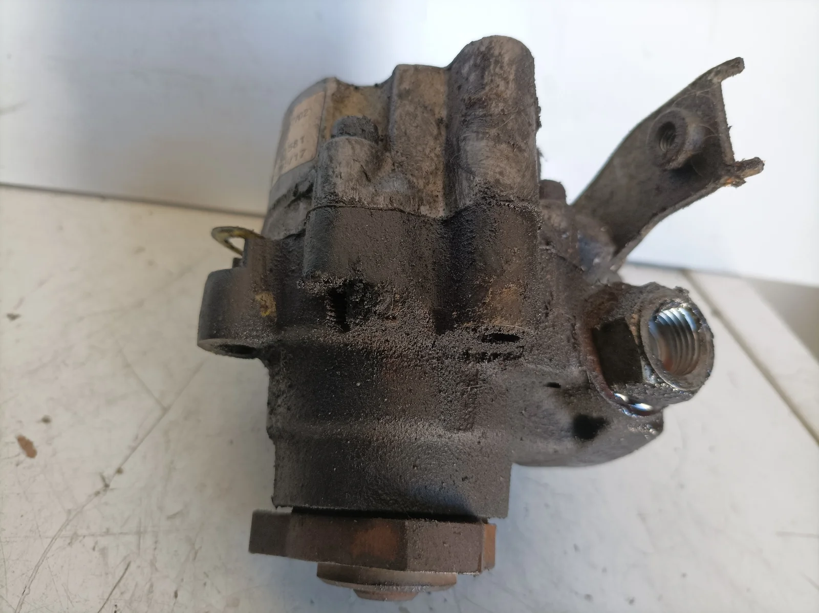 Foto de BOMBA SERVODIRECCION MG ROVER MG ZS (T/RT) referencia QVB101581