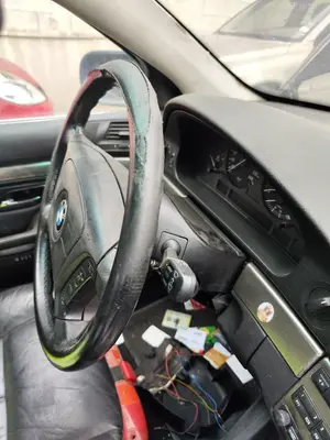 Foto de VOLANTE BMW SERIE 5 BERLINA (E39) 3.0 24V Turbodiesel CAT (193 CV / 142 KW)