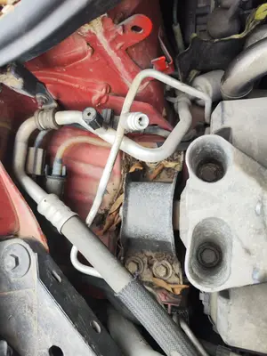 Foto de TUBOS AIRE ACONDICIONADO RENAULT CLIO III 1.5 dCi Diesel CAT (86 CV / 63 KW)